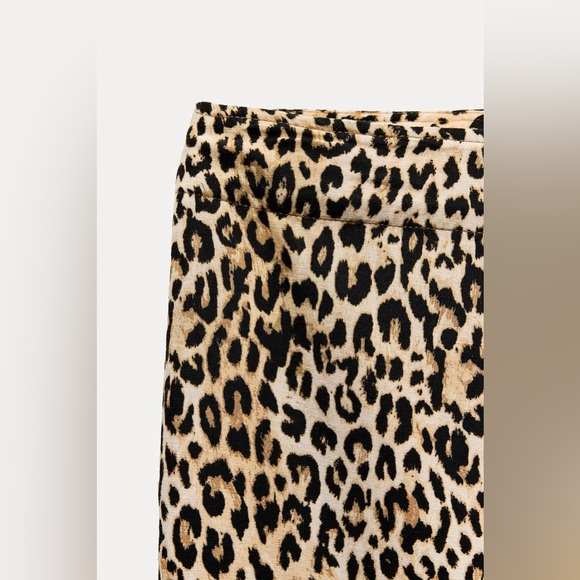 SALE! ZARA NWT ZW COLLECTION ANIMAL PRINT CAPRI PANTS - Picture 7 of 9